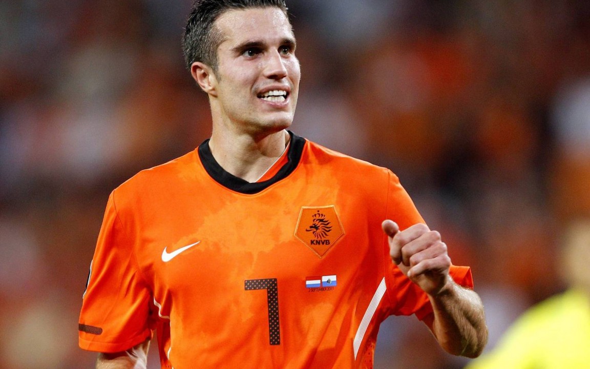 Ван Перси: В мача с Естония не са виновни само защитниците