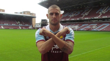 Хърватският национал Младен Петрич се присъедини към Уест Хем