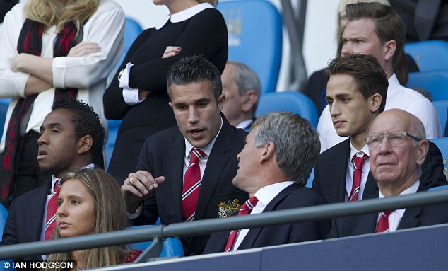 Ван Перси трябва да играе срещу Ливърпул