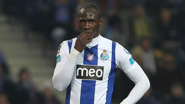 Юнайтед се нареди на опашката за Мангала