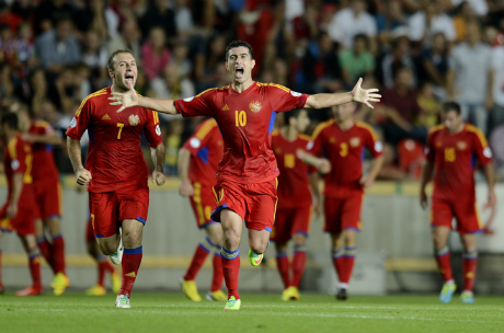 Арменски национал може да премине във Верона