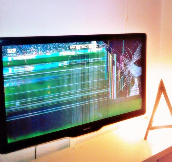 Бащата на Ники Ниелсен счупи своя телевизор, след като сина му отбеляза първия си гол за Дания