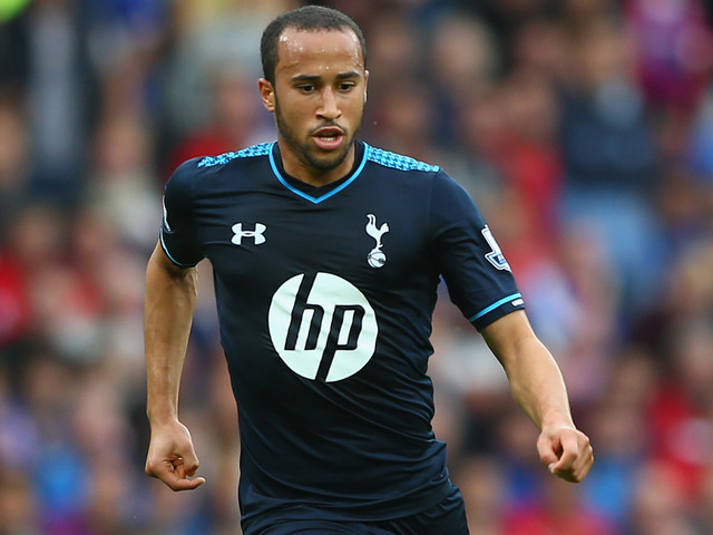 Таунсенд продължи договора си с Тотнъм