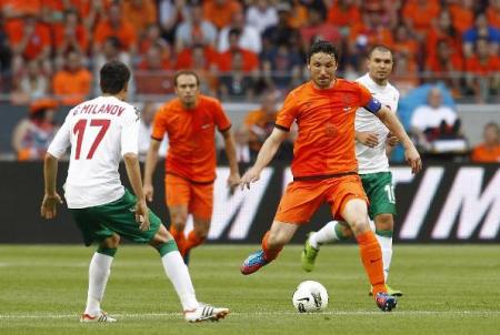 Ван Бомел влезе в треньорския щаб на Холандия