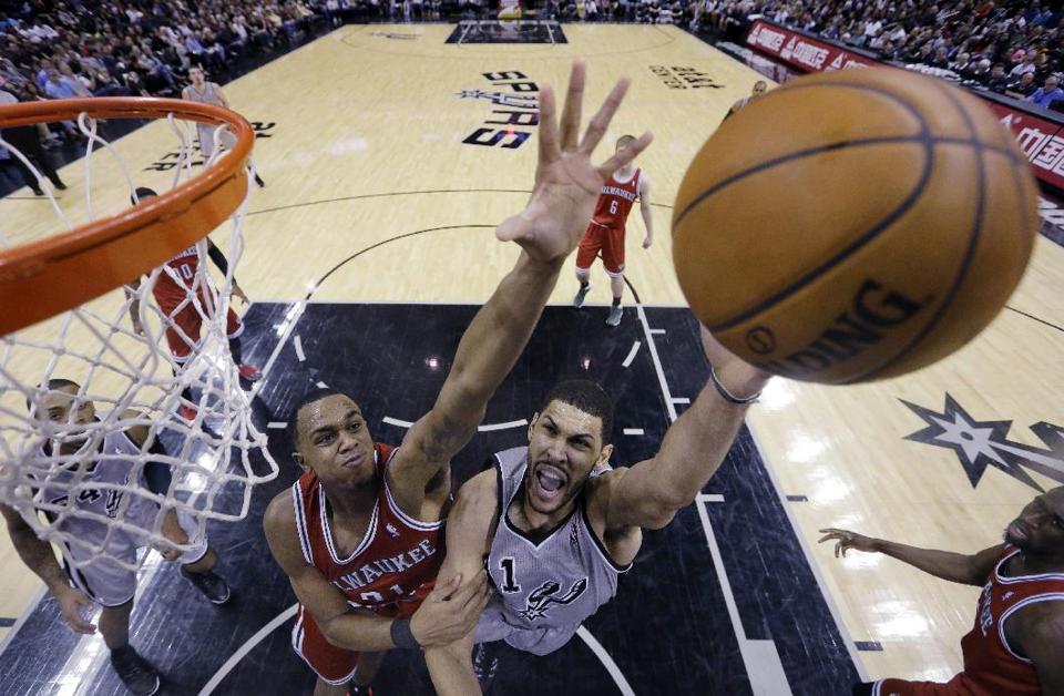 Милуоки Бъкс - Сан Антонио Спърс 82:110 