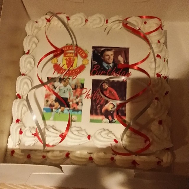 Фил Невил получи подарък от ръководството на Манчестър Юнайтед