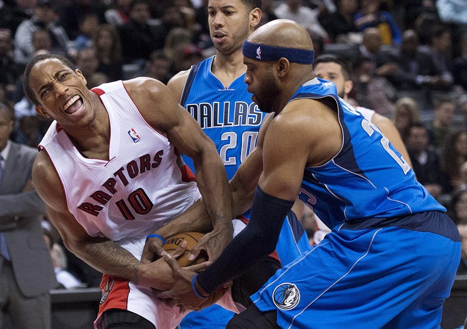 Далас Маверикс - Торонто Раптърс 85:93 