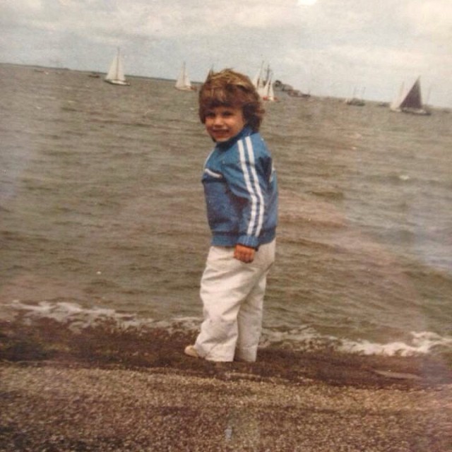 Робин ван Перси публикува снимка от своето детство в Instragram