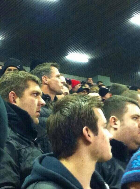 Карагър, който вчера имаше рожден ден, предпочете Ливърпул - Евертън пред гостите си