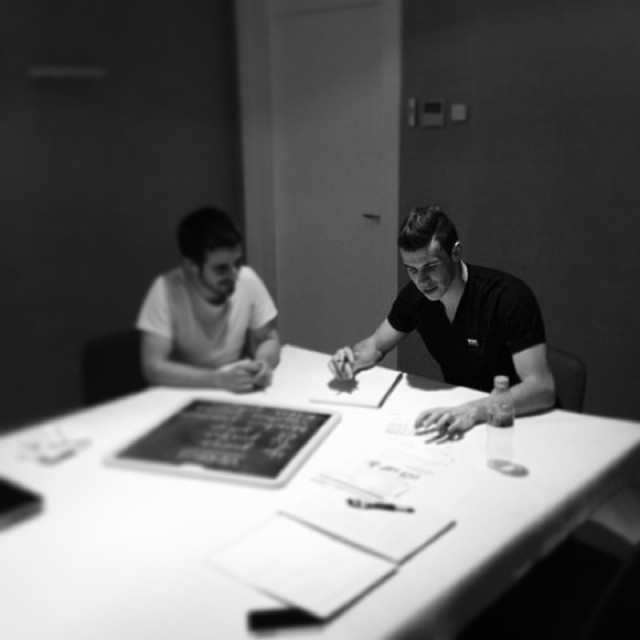 Гарет Бейл публикува снимка от уроците му по испански