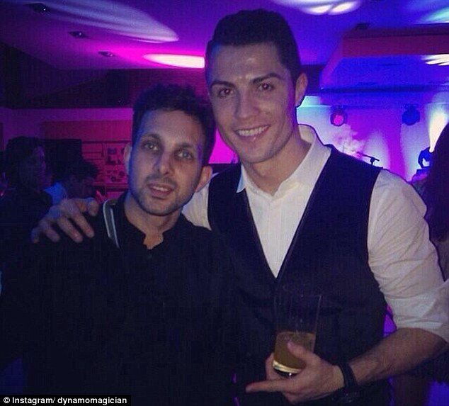 Известният илюзионист Динамо беше специален гост на рождения ден на Кристиано Роналдо