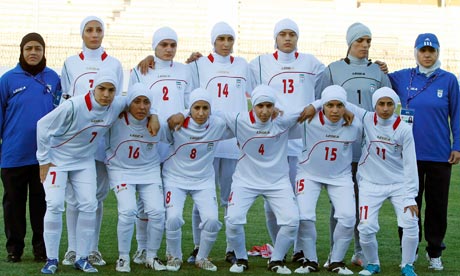 Играчи от женския национален отбор на Иран се оказаха мъже