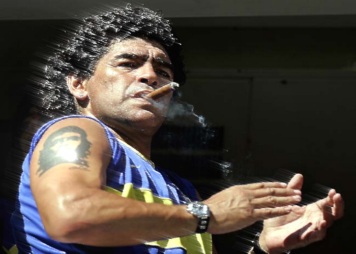 Марадона може да възобнови кариерата си на футболист