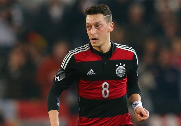 Бирхоф: Жалко, че немските фенове освиркаха Йозил