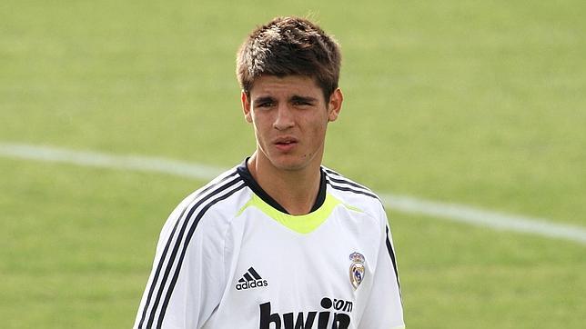 Юнайтед се нареди на опашка за Мората