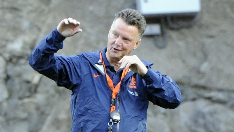 Ван Гаал: Искам да водя английски топ-отбор