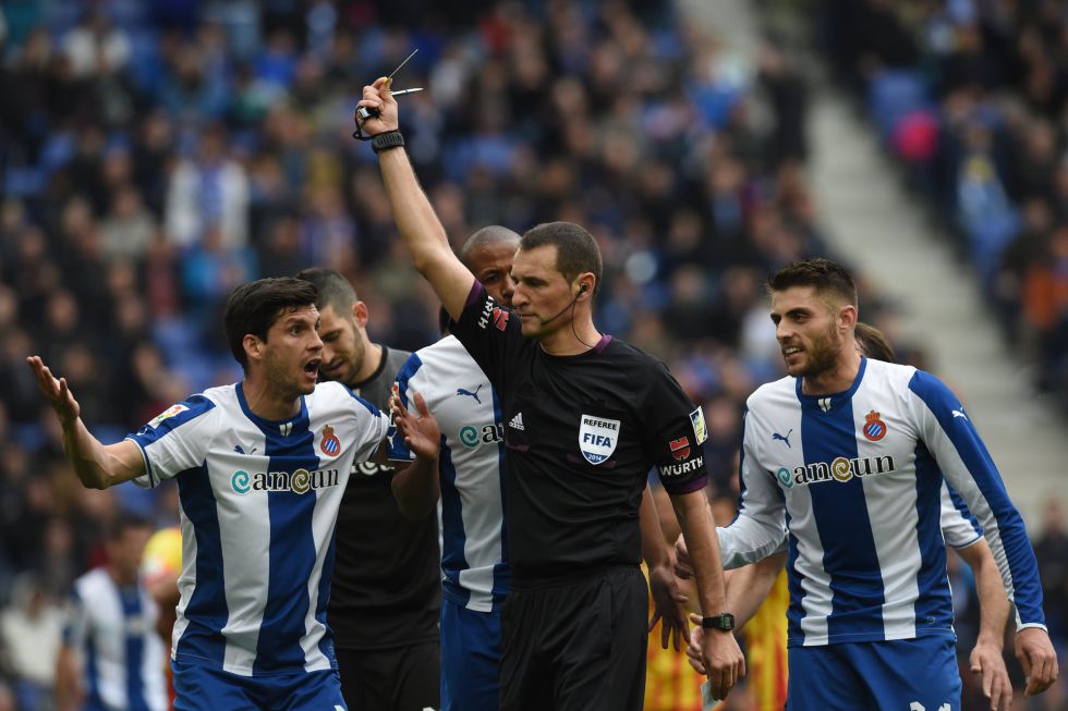 Лопес: Съдията стана главен герой в мача с Барса (видео)