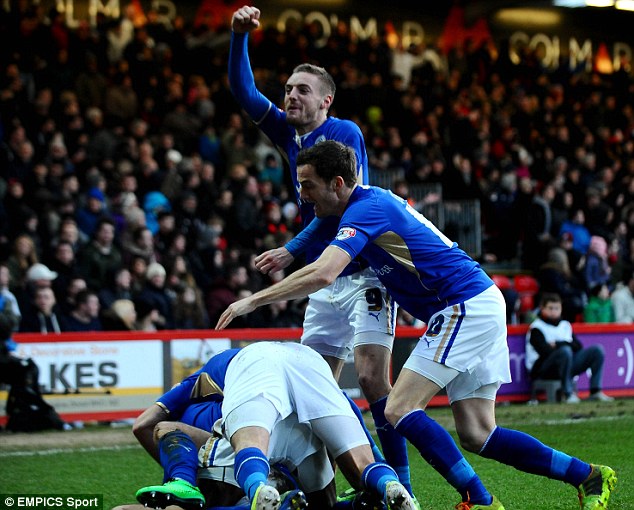 Лестър се класира за Висшата лига