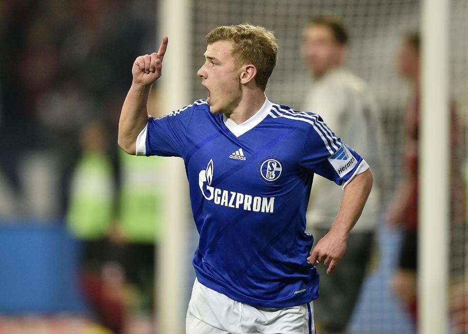 Шалке 04 - Айнтрахт 2:0 