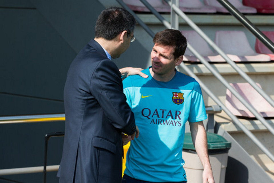 Бартомеу проведе 20-минутна среща с играчите на Барса