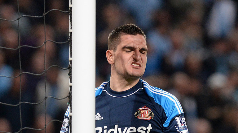 Маноне с най-много спасявания в мач от Висшата лига от сезон 2003/04 насам