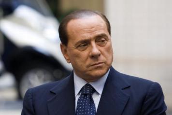 Холдингът на Берлускони опроверга слуховете за продажба на Милан