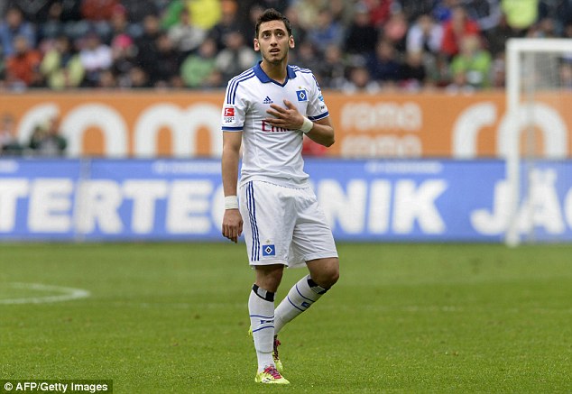 Челси преговаря с Хамбургер за турски национал