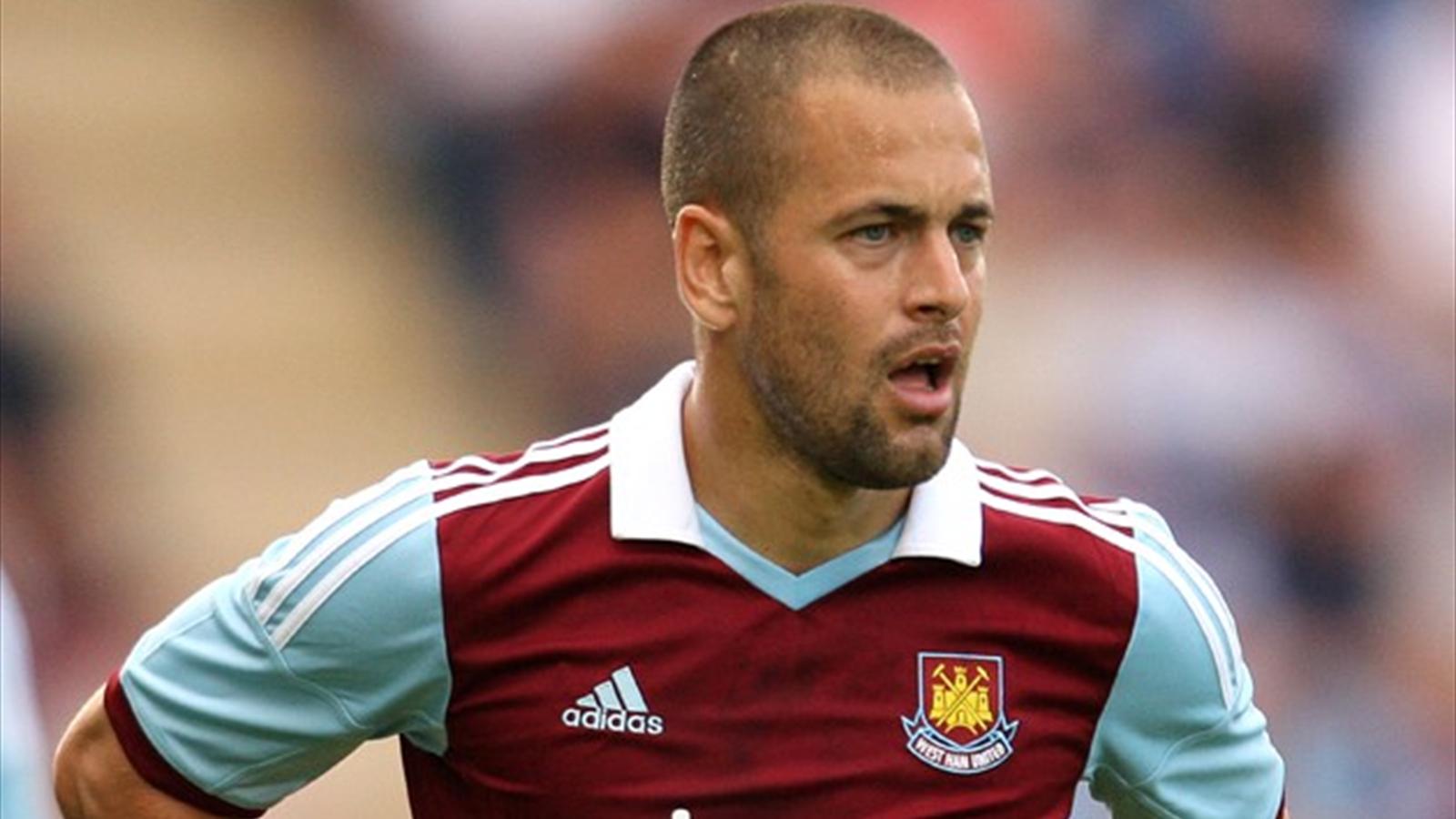 Джо Коул обяви, че напуска Уест Хем