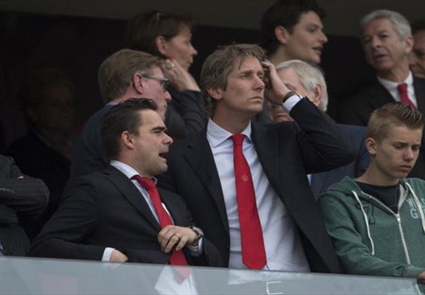 Ван дер Сар може да се завърне в Юнайтед