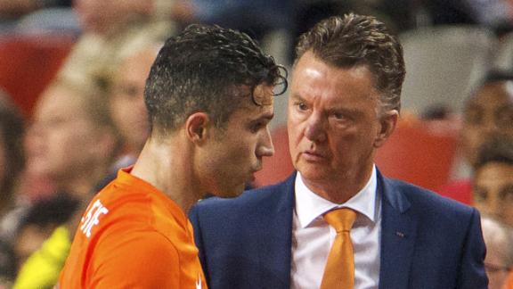 Ван Перси повтаря съдбата на Суарес?