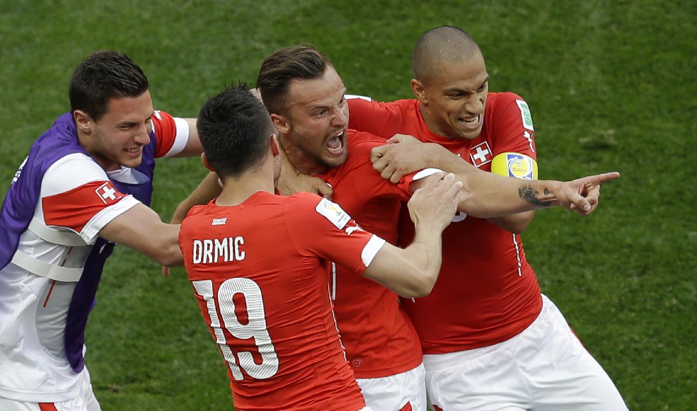 Швейцария с драматична победа над Еквадор (видео)