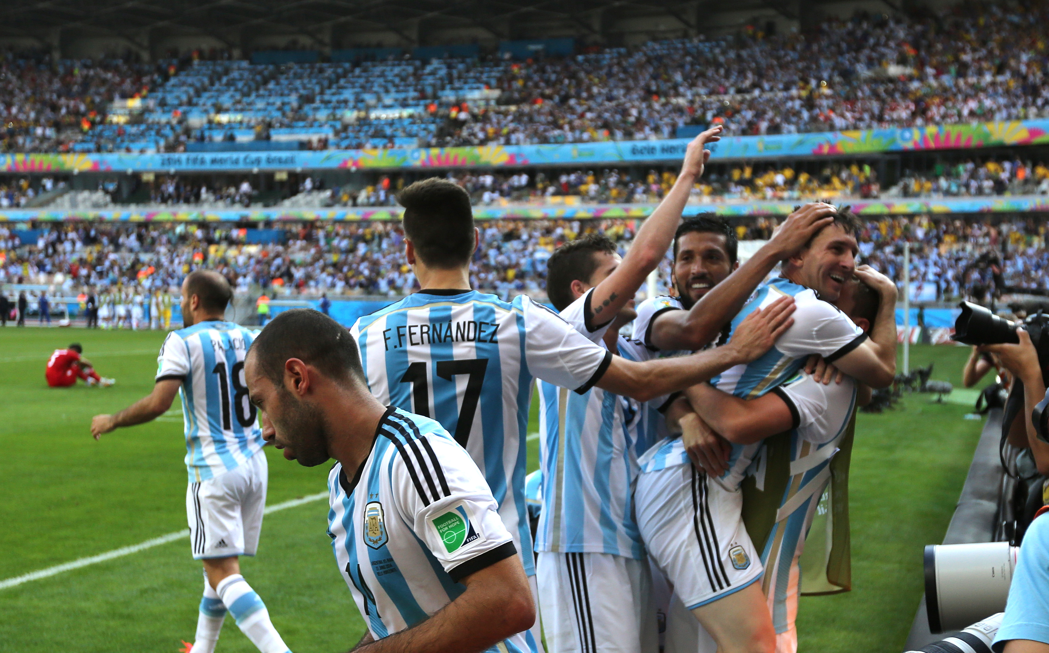 Гол в последната минута на Меси прати Аржентина на 1/8-финал (видео)