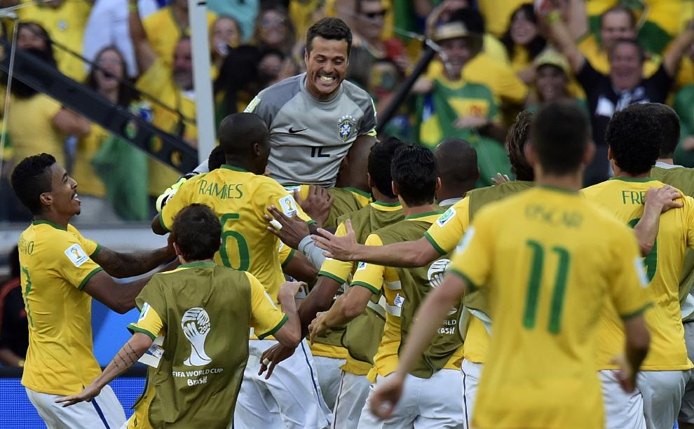 Драма, дузпи и Бразилия отново с успех над Чили (видео)