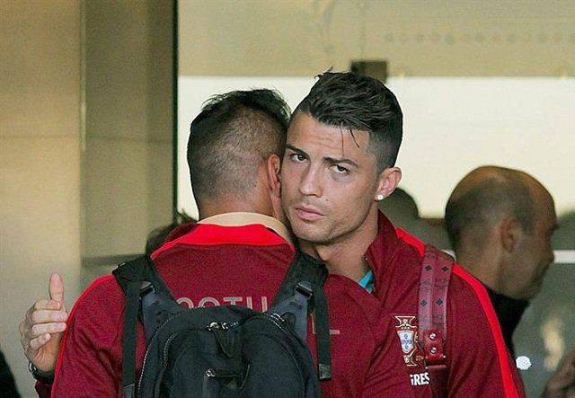 Роналдо пристигна в Португалия с хематом под окото