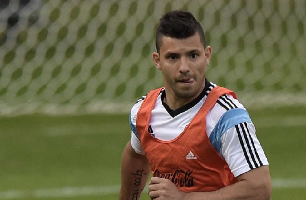 Агуеро възобнови тренировки