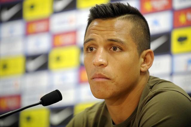 Санчес преминава медицински прегледи в Лондон