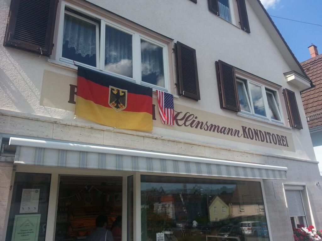 Семейната фурна на Клинсман пуска бисквити с резултат 7:1 (снимка)