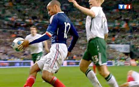 ФИФА тайно компенсирала ирландците, заради гола на Анри