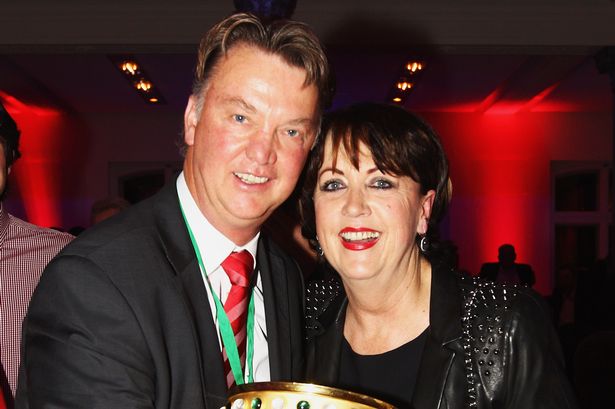 Ван Гаал даде един милион за благотворителност