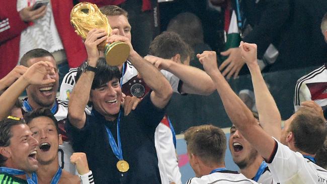 Льов ще продължи работата си с Бундестима