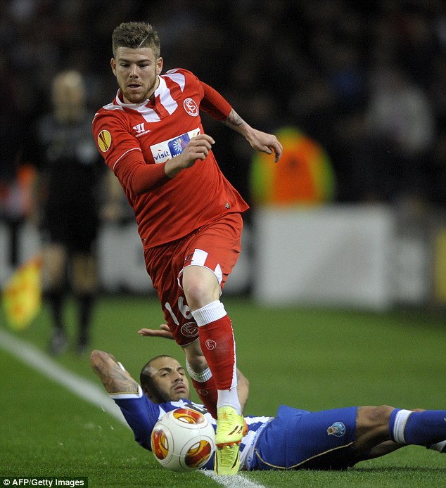 Ливърпул поднови преговорите за Морено