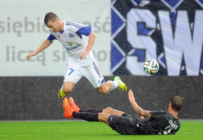 Рух Хожув - Есберг 0:0 