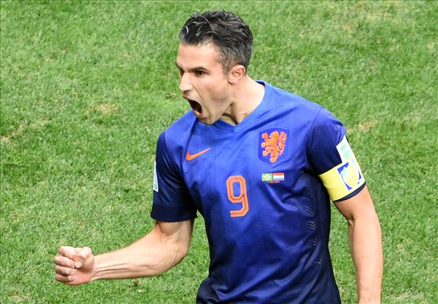 Ван Перси пропуска старта на сезона по решение на Ван Гаал