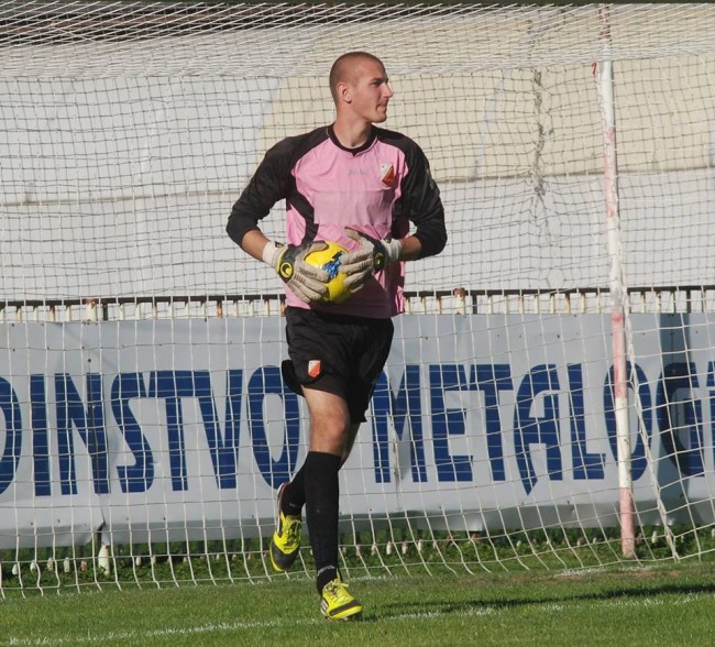 Юнайтед подписа със 17-годишен сръбски вратар