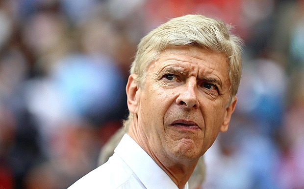 Арсенал се интересува от Хьоведес, Густаво и Карвальо