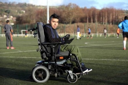 Юнайтед нае треньор в инвалидна количка