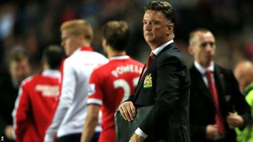 Ван Гаал: Феновете трябва да продължават да вярват