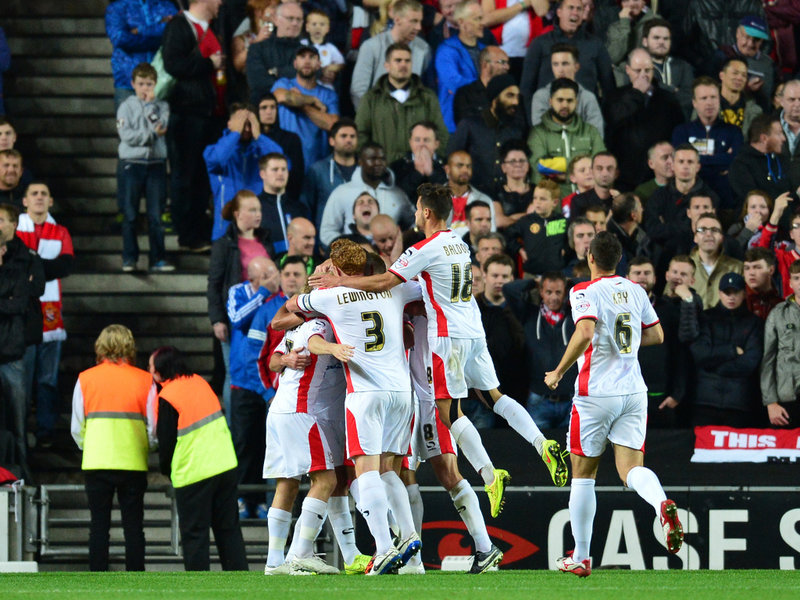 Фен на Юнайтед спечелин 1250 паунда, залагайки на МК Донс