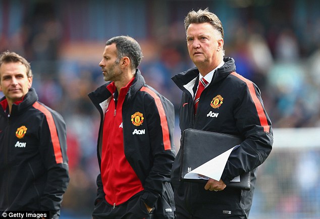 Ван Гаал забрани телефоните преди мачовете