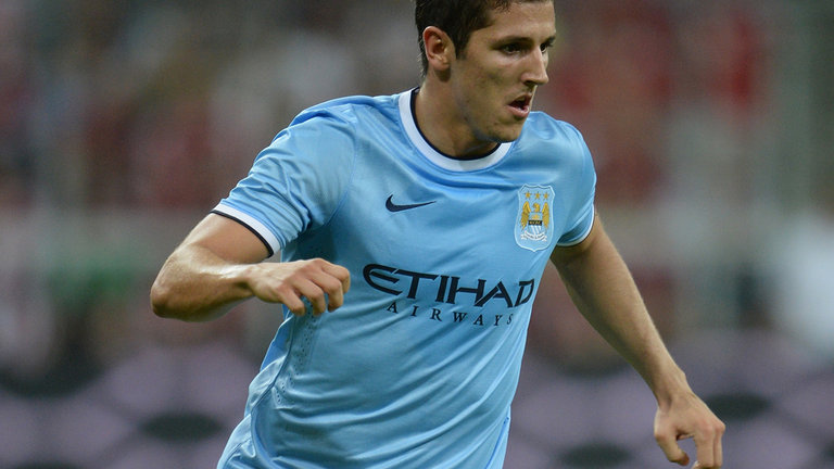 Йоветич се контузи, отпада за мача с Арсенал